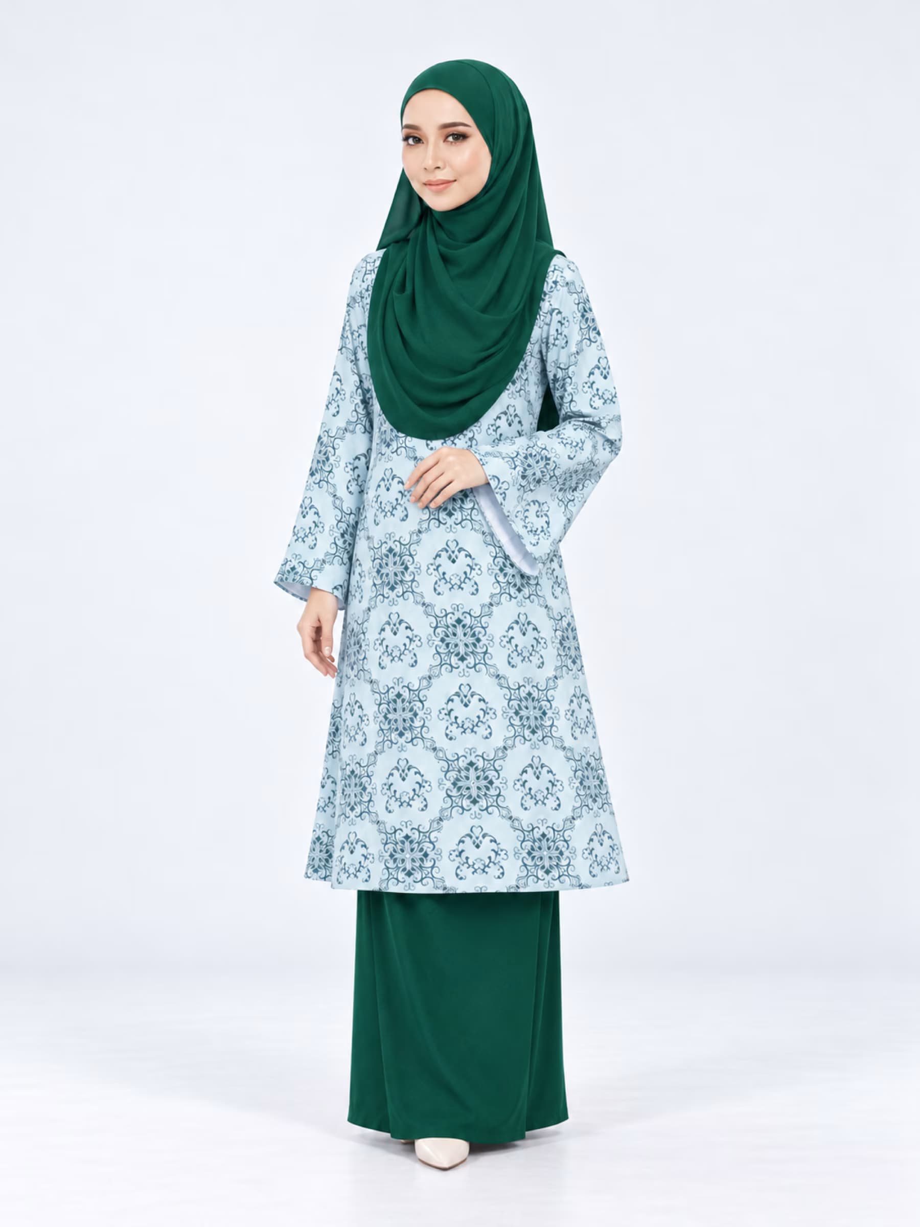 Kurung Riau in Emerald