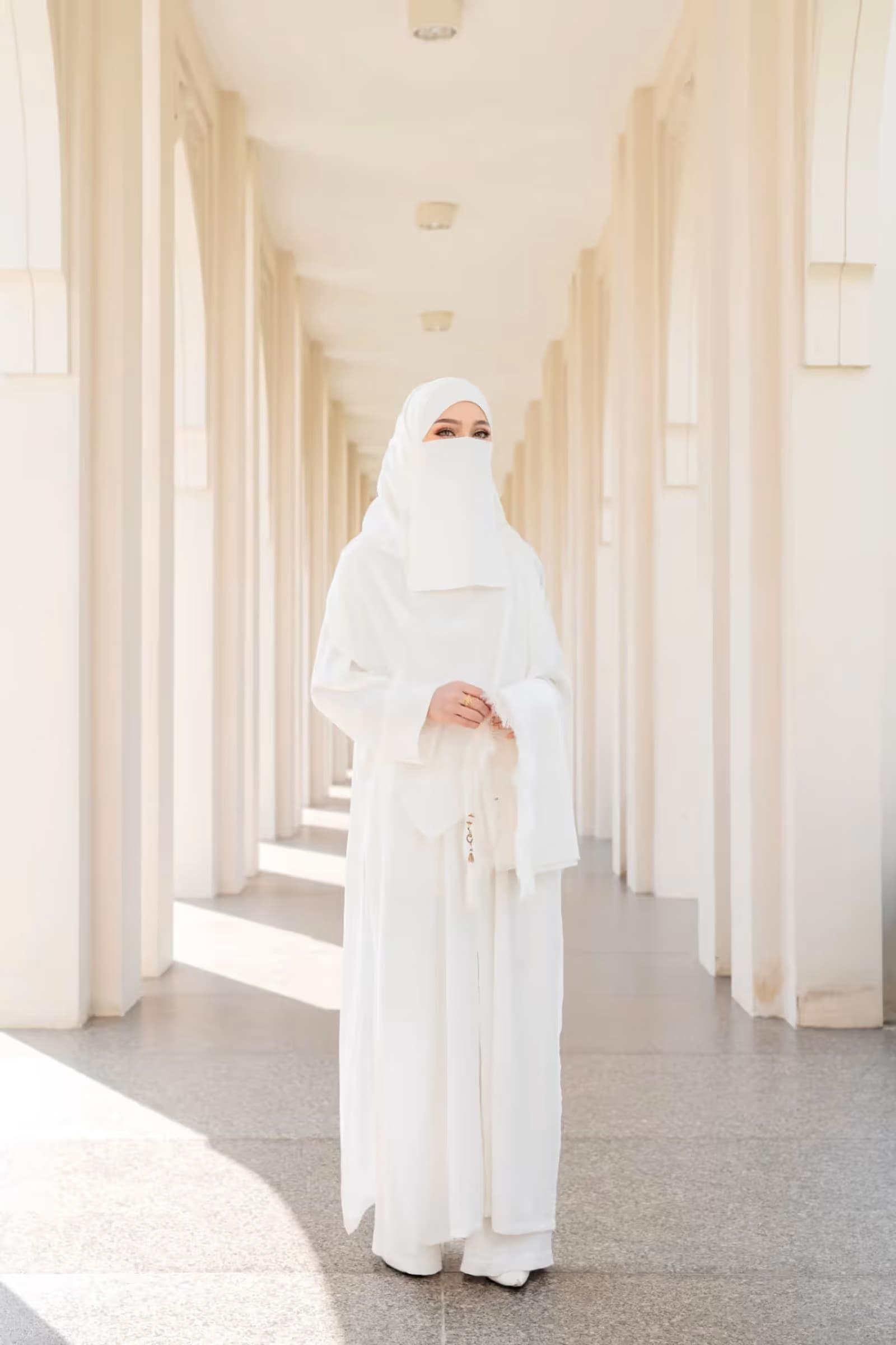 Arafa™ Ironless Suit warna Off White untuk look clean dan minimal