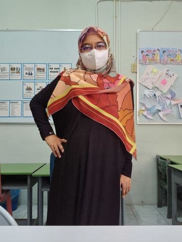 lynn S., wearing Chanella™