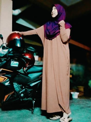 Mazahira I., wearing Chanella™