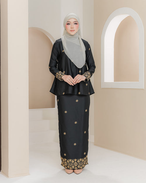 Kurung Nilam Sari